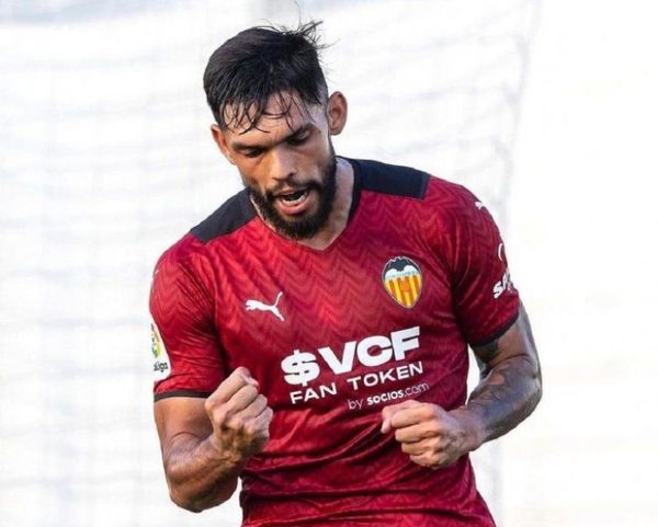 Omar Alderete se estrena como goleador en el Valencia