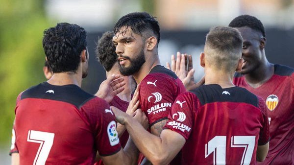 Omar Alderete debuta con un gol en el Valencia de España