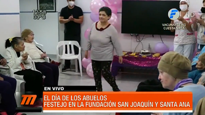 Con música y regalos celebraron Día de los Abuelos en fundación San Joaquín y Santa Ana