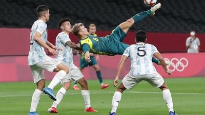 Argentina va por una victoria crucial frente a Egipto para seguir con chances