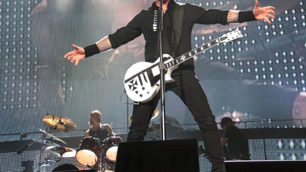 Se publica la versión de J Balvin para el grupo Metallica