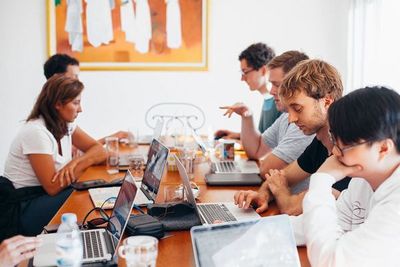 4  prácticas para construir una cultura de trabajo híbrida exitosa