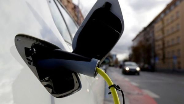 Ventas de coches eléctricos se disparan en Europa