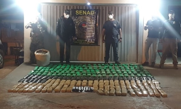 Detectan puerto clandestino con más de 200 kilos de marihuana en Canindeyú