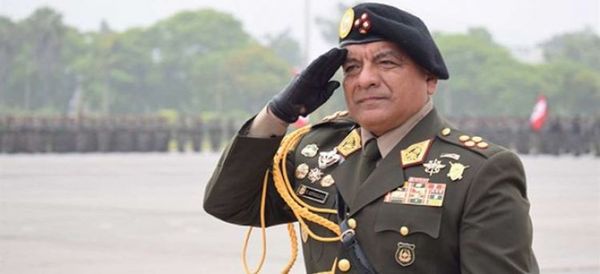 Jefe de Fuerzas Armadas de Perú renuncia a tres días de cambio de gobierno