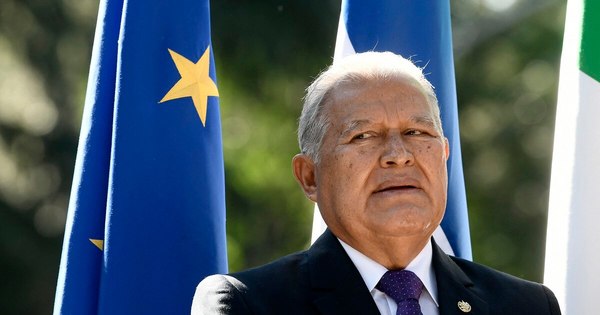 La Nación / Maduro denuncia “persecución” contra expresidente salvadoreño Sánchez Cerén