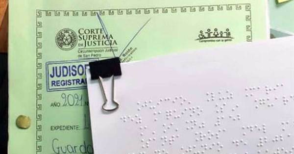 Juzgado imprime resolución judicial en braille