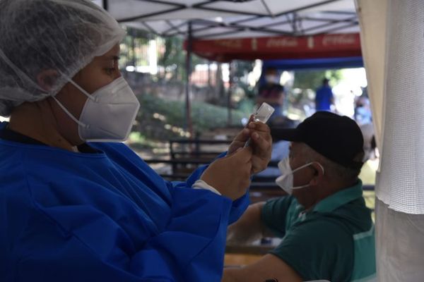 Cifra de fallecidos por covid-19 en 24 horas vuelve a elevarse a 60 - Nacionales - ABC Color