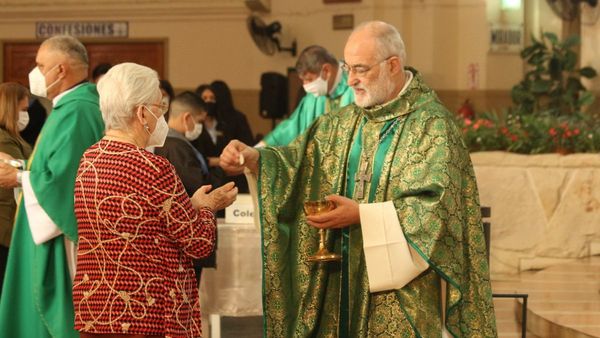 Cardenal pide respetar dignidad de los abuelos