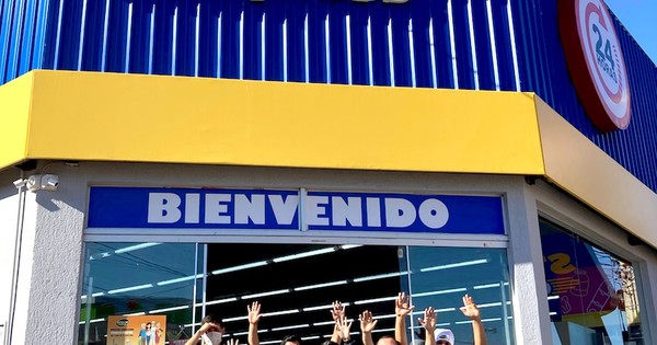 La Nación / Apertura de Stock Express Tte. Molas