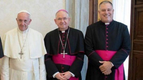 Diario HOY | Alto monseñor católico usaba app de citas y frecuentaba bares gay