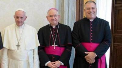 Alto monseñor católico usaba app de citas y frecuentaba bares gay