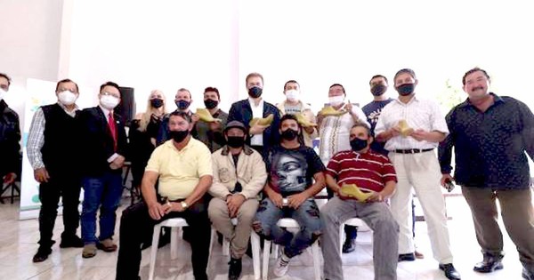 La Nación / Comisión de zapateros recibió materiales