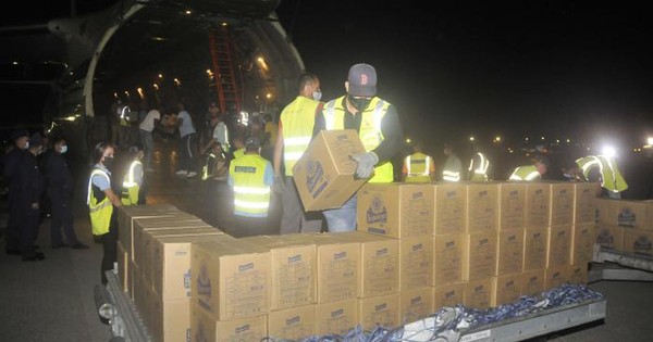 La Nación / Cuba recibe 88 toneladas de ayuda humanitaria enviada por Rusia