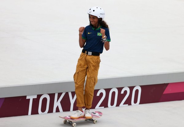Oro para Japón y plata para Brasil en skate femenino con prodigios de 13 años