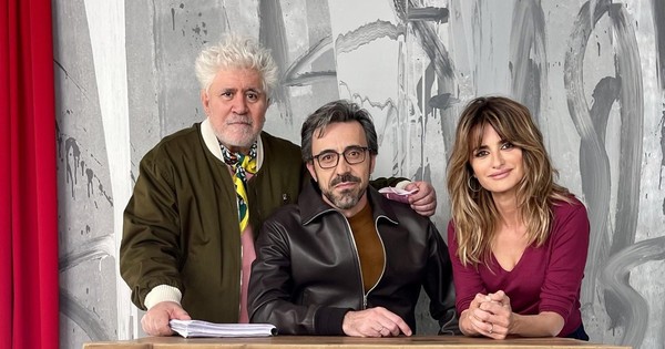 La Nación / Almodóvar y el chileno Larraín competirán en Venecia