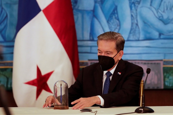 Panamá da a Perú un estatus migratorio preferencial en busca de sus capitales - MarketData
