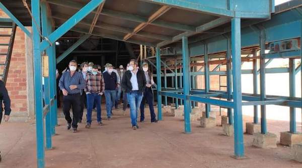 Analizan la reactivación de la fábrica alcoholera en Ytakyry