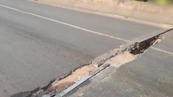 Limpio: Grieta en viaducto arriesga a conductores - C9N
