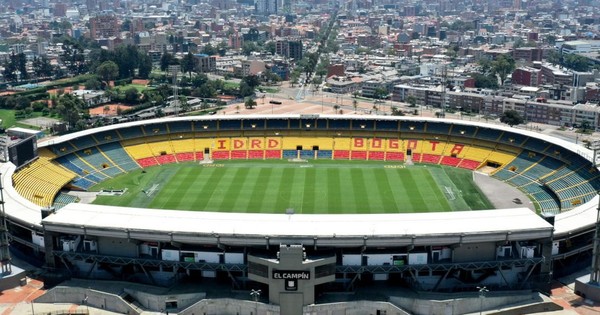 La Nación / Tras pico de COVID, Bogotá reabre estadios y discotecas