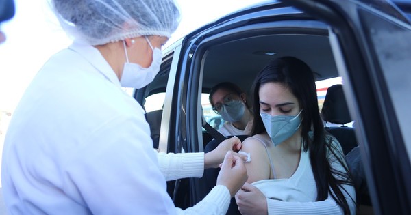 La Nación / Unas 30 mil personas se vacunaron