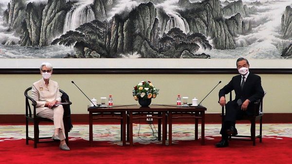 Pekín reclama a EEUU que deje de “satanizar” a China