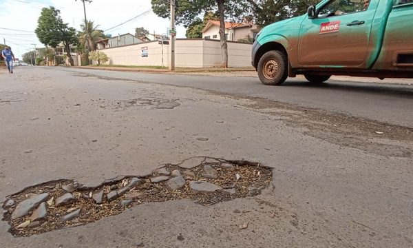 Impugnación de bacheo mal adjudicado hace que obra quede abandonada en barrio San Lucas