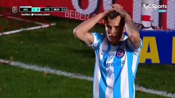 El blooper de Nicolás Reniero - Fútbol Internacional - ABC Color