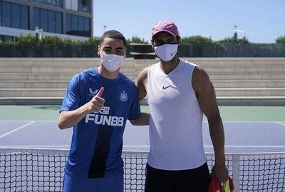 Crónica / "Miggy" compartió con Nadal y le regaló la Albirroja
