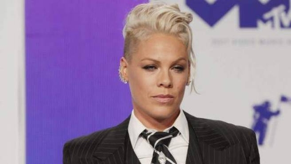 Diario HOY | Pink se ofrece a pagar la multa de la selección Noruega por no usar bikini