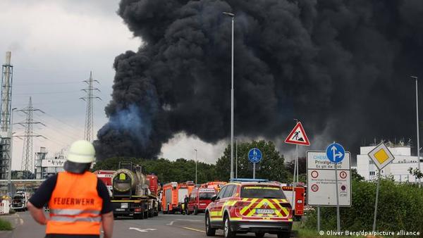 Explosión en planta química deja un muerto en Alemania