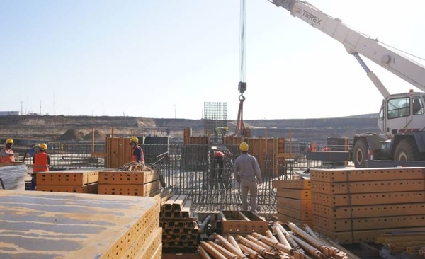 Diario HOY | Brazo de Aña Cua: avanza construcción del depósito de máquinas