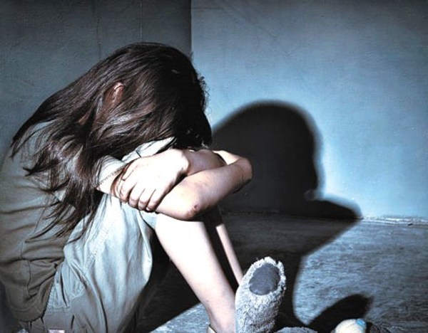 Caso niñas maltratadas: informe preliminar expone el sometimiento de las menores