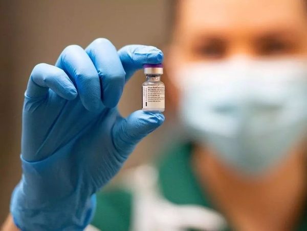 Salud cuenta con aprobación verbal de Pfizer para nuevo lote de vacunas · Radio Monumental 1080 AM