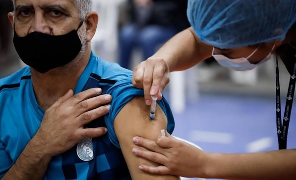 Diario HOY | Paraguay se acopla a un ritmo de vacunación marcado por los envíos de dosis