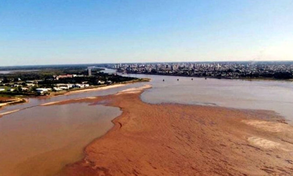 Por el descenso histórico del río Paraná, Argentina declaró emergencia hídrica - OviedoPress