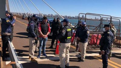 Extraditan de la Argentina a joven buscado por homicidio en Itapúa  - Nacionales - ABC Color