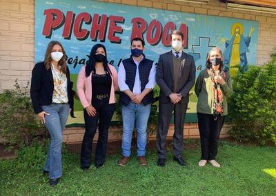 Articulan acciones para fortalecer servicios a la niñez la Fundación Piche Róga de Encarnación | .::Agencia IP::.