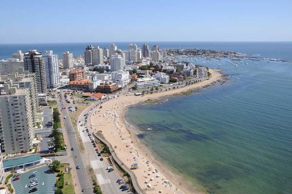 Turismo de vacunas, un salvavidas para un sector vapuleado en Uruguay