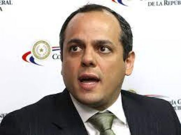 Camilo Benítez presentó su candidatura en busca de la reelección al cargo de Contralor General de la República