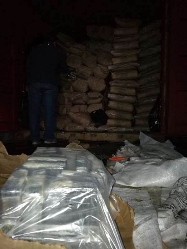 Decomisan gran cantidad de cocaína en un depósito de Fernando de la Mora - Nacionales - ABC Color
