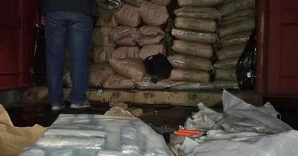 La Nación / Incautan gran cargamento de cocaína en Fernando de la Mora