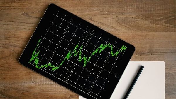 Corrección del pronóstico del PIB a 4,5%: Se prevé un crecimiento mayor de las inversiones