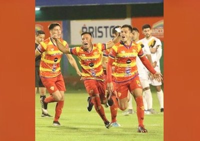 Crónica / COLÓN LE BORRÓ AL “INDIO”