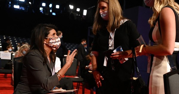 La Nación / Los CDC recomiendan uso de tapabocas a vacunados
