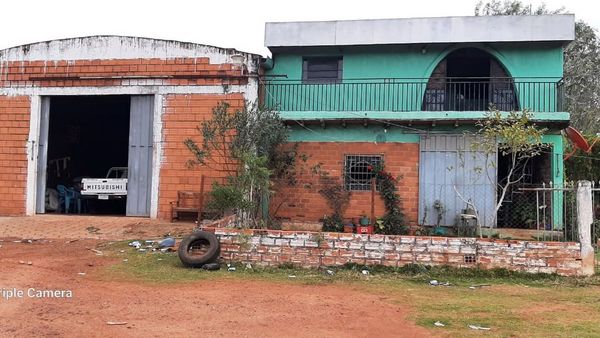 Asaltan comercio de padres del jugador Robert Rojas