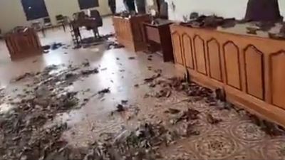 Indignados llenan de basura la Junta Municipal de Concepción 