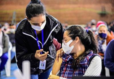 Vacunatorios abrirán hoy hasta las 17:00 o hasta agotar stock – Prensa 5
