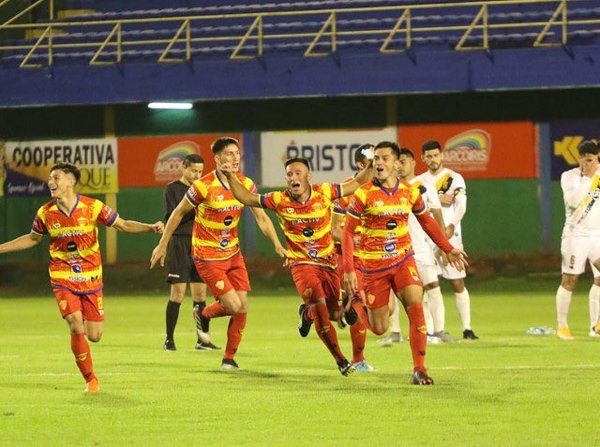 Copa Paraguay: Cristóbal Colón elimina a Guaraní y avanza en el torneo