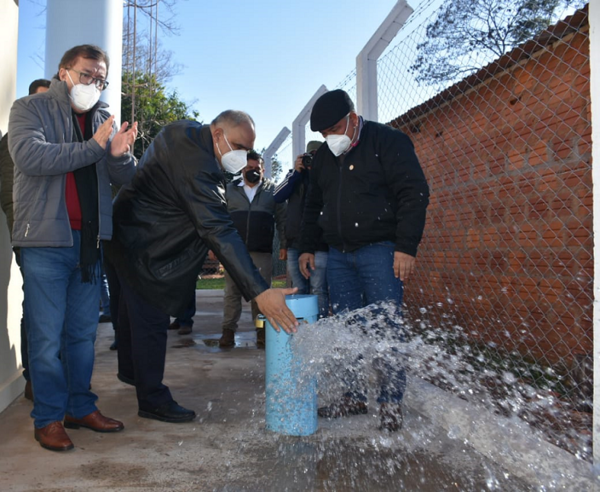 Inauguran sistemas de agua potable en Santaní y verifican construcción del mercado municipal | .::Agencia IP::.